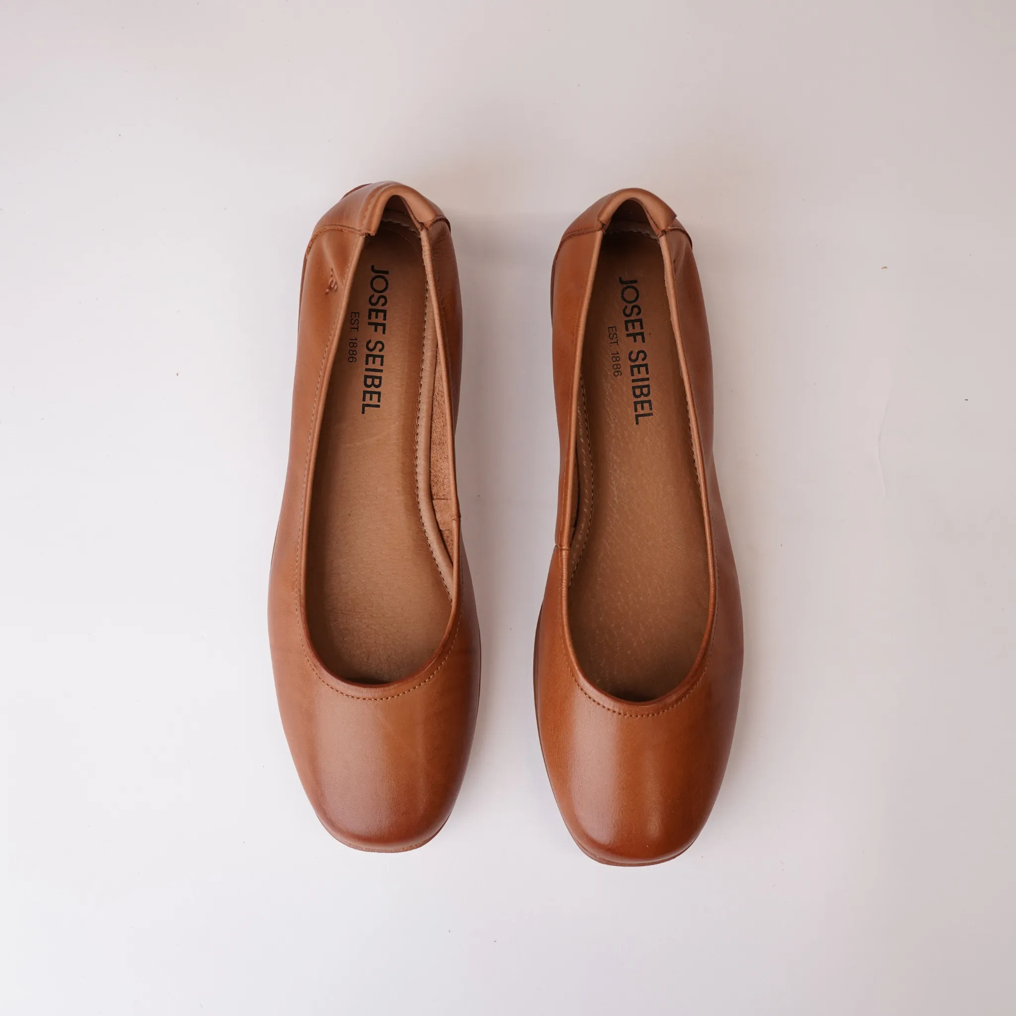 Fenja 01 Camel Leather Ballet Flats