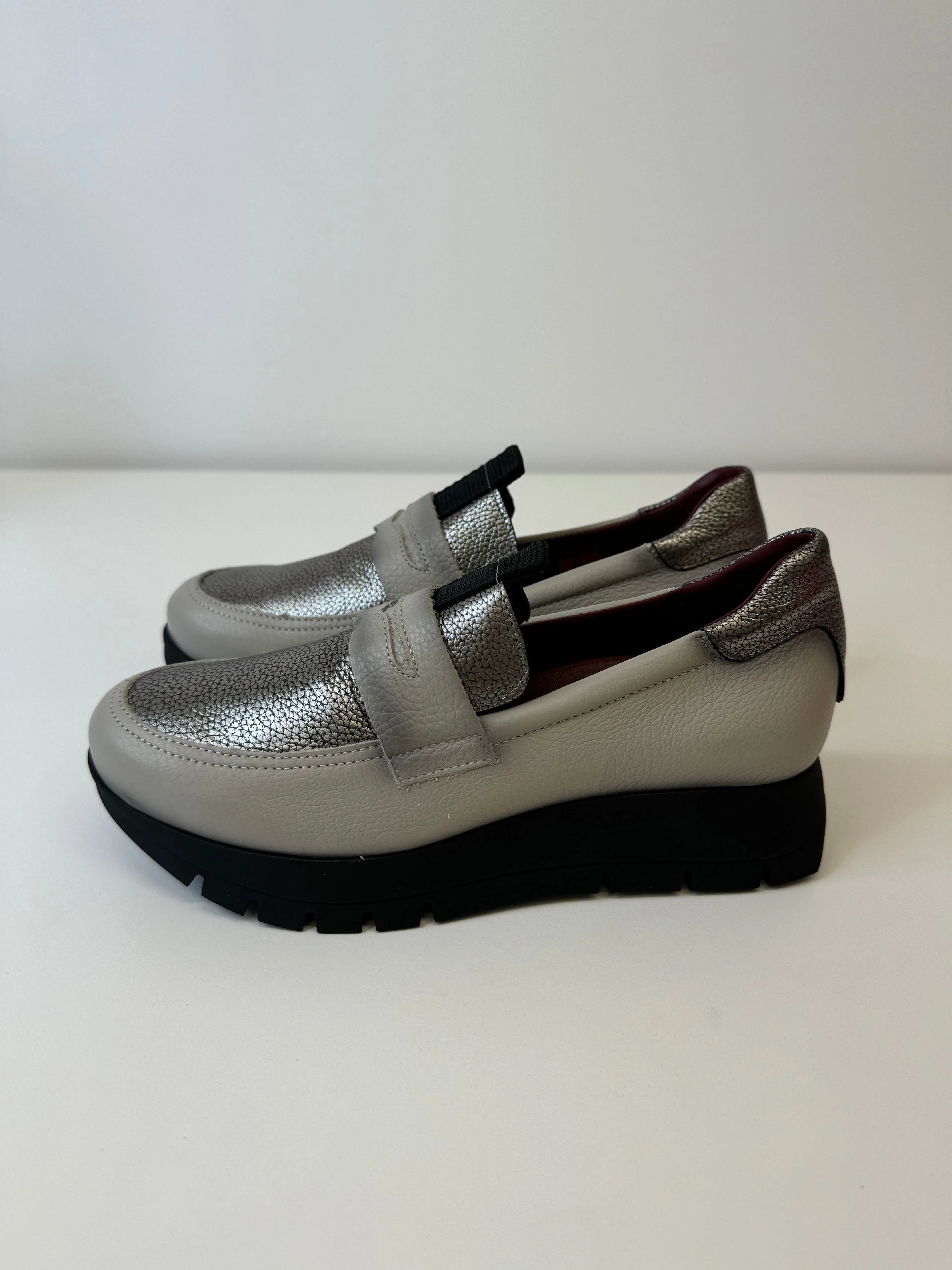 JOSE SAENZ Grey Metallic Loafers