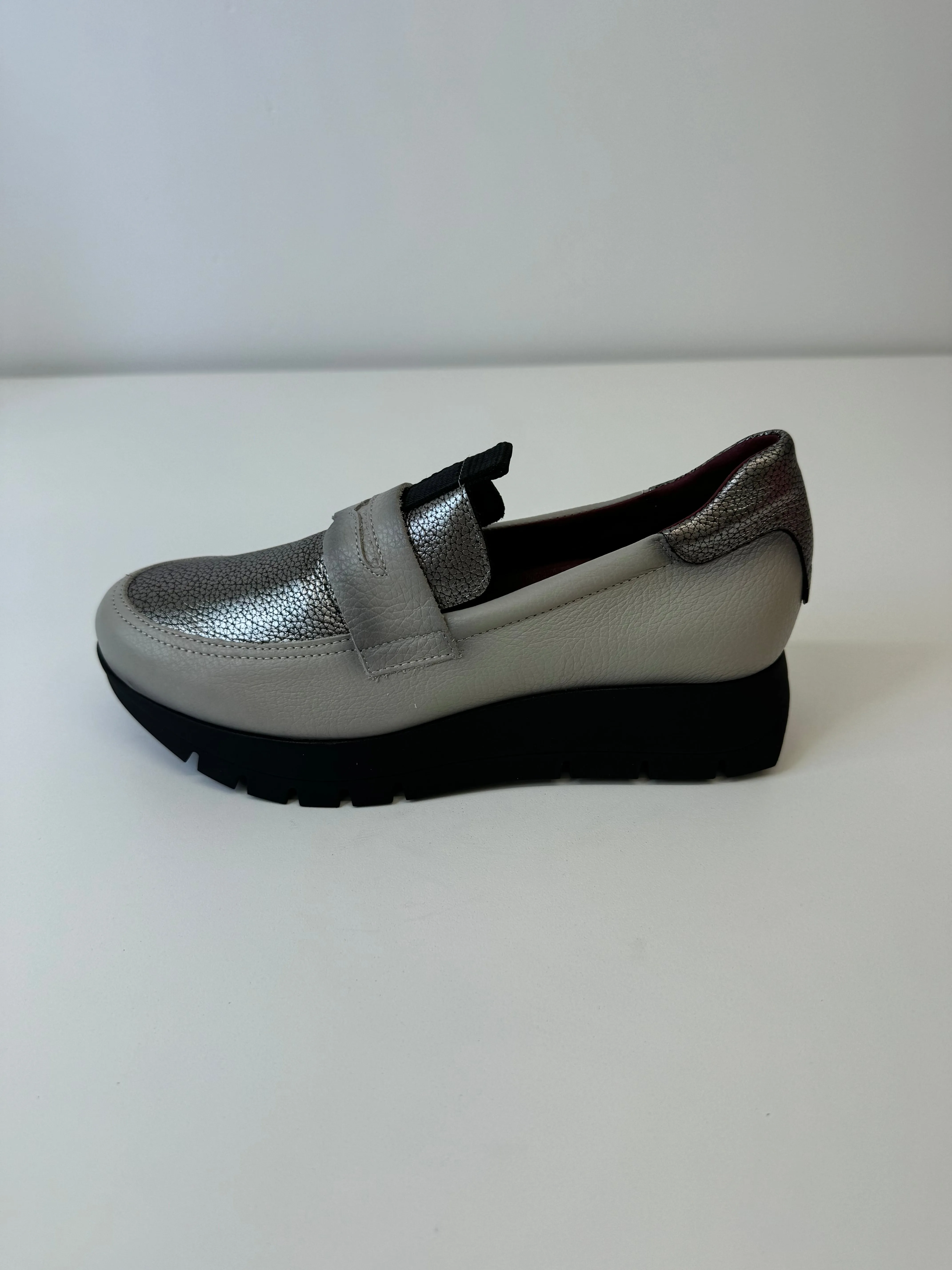 JOSE SAENZ Grey Metallic Loafers