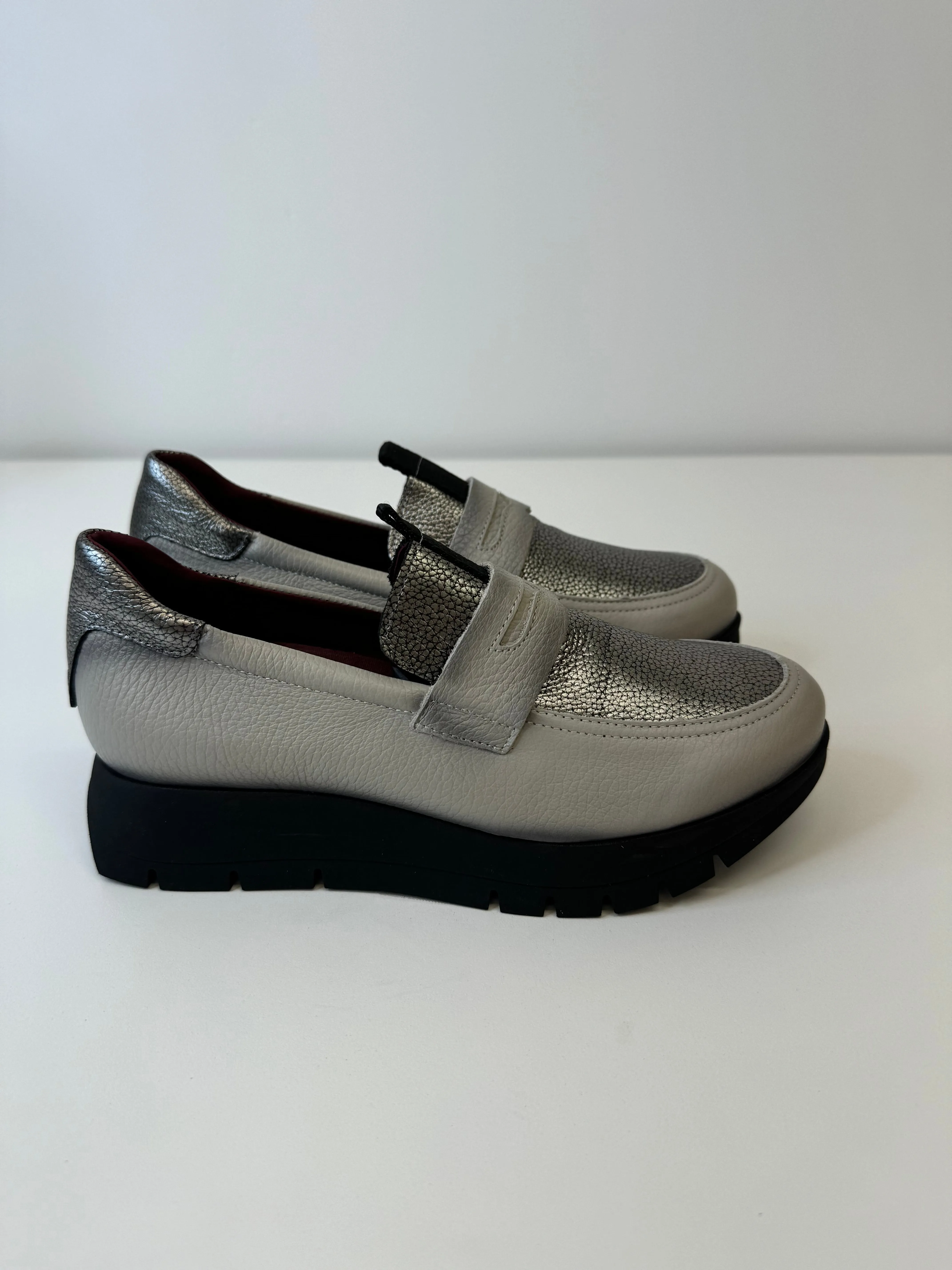 JOSE SAENZ Grey Metallic Loafers