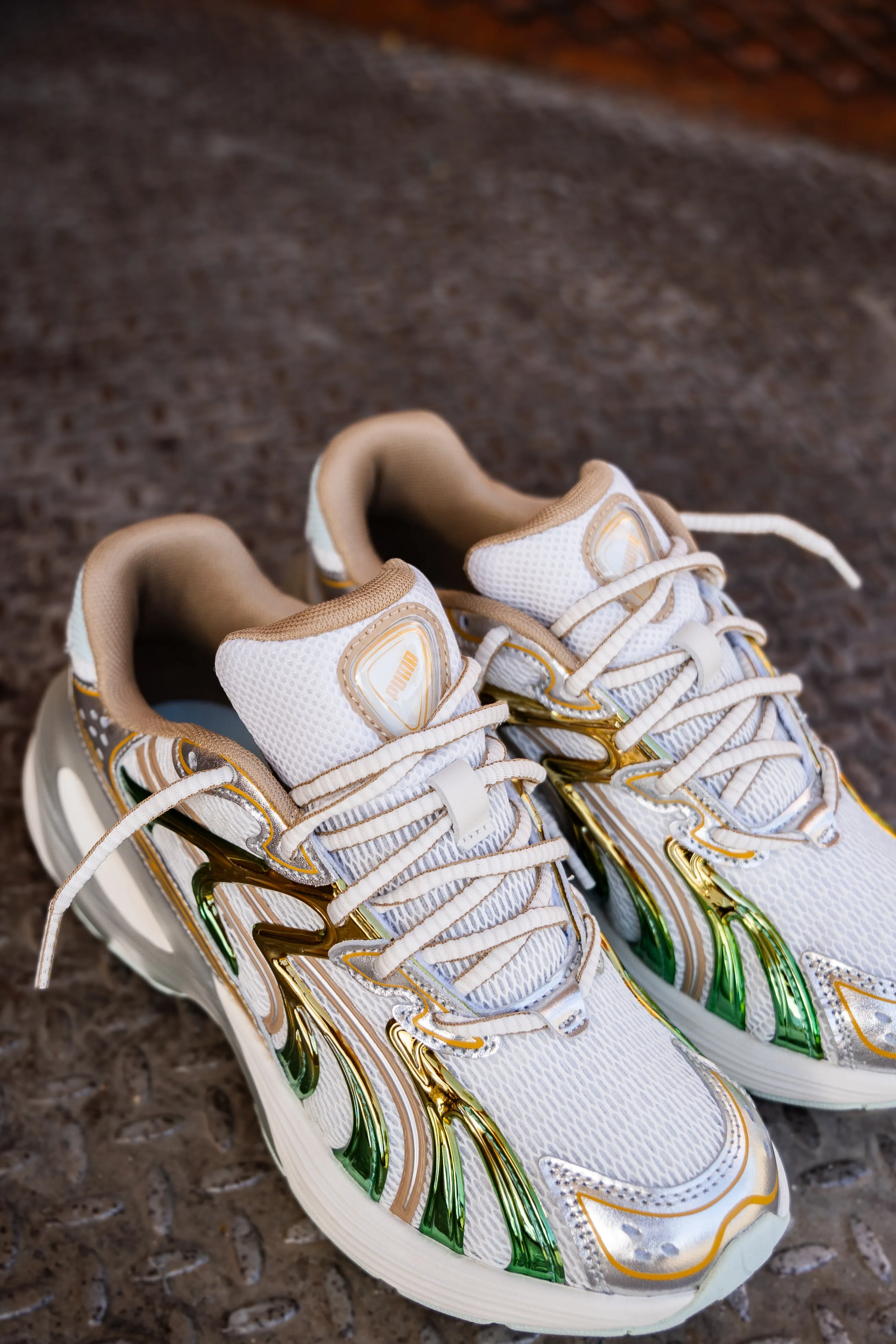 Womens Puma Inverse Shimmer (Warm White/Archive Gold)